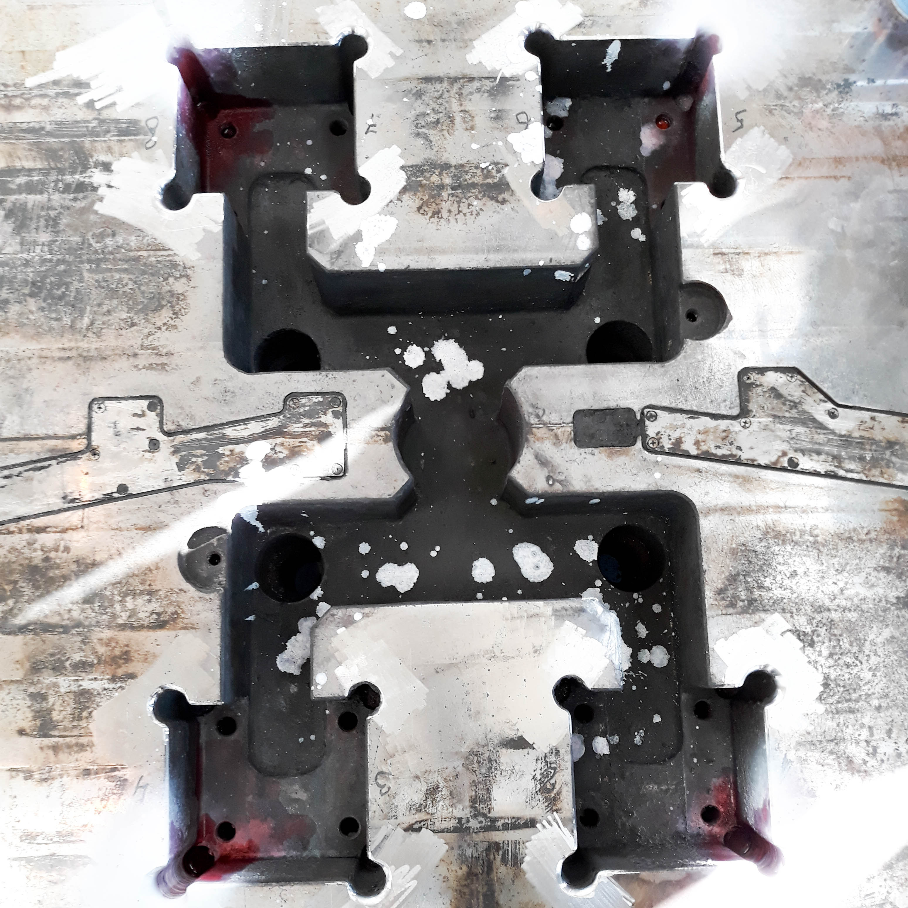 Non-rotating components